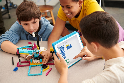 lego-education-spike-prime LEGO® Education SPIKE™ Prime dzieci programowanie